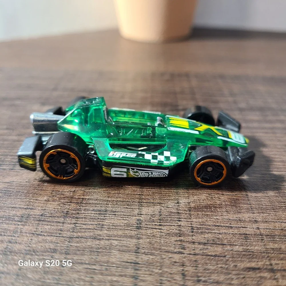 Hot Wheels Green Racing Car‎ 2022 Aerobatic XL #6 Diecast Toy Vehicle Pre-Owned